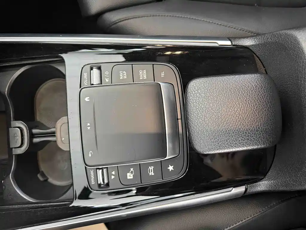 Mercedes-Benz GLB 2021 — фото 21