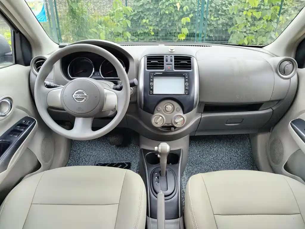 Nissan Sunny 2012 — фото 11