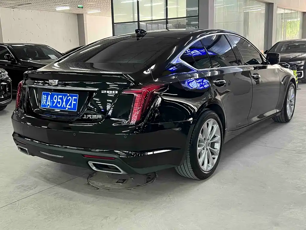 Cadillac CT5 2023 — фото 9