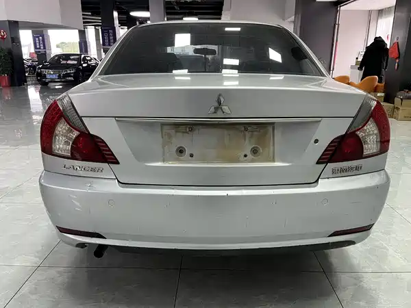 Mitsubishi LANCER 2012