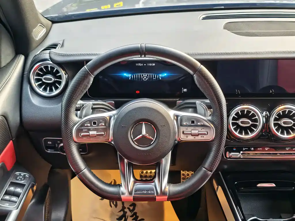 Mercedes-Benz GLB AMG 2021 — фото 19