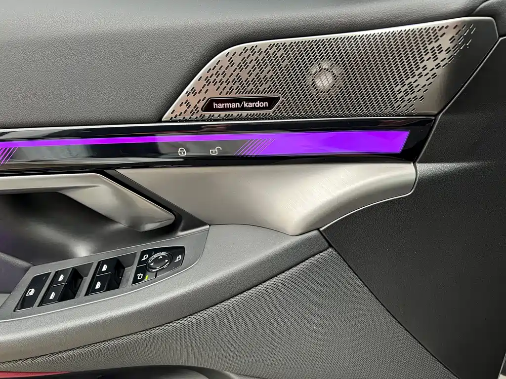 BMW 5 Series 2024 — фото 10
