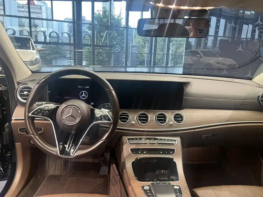 Mercedes-Benz E-Class 2022 — фото 17