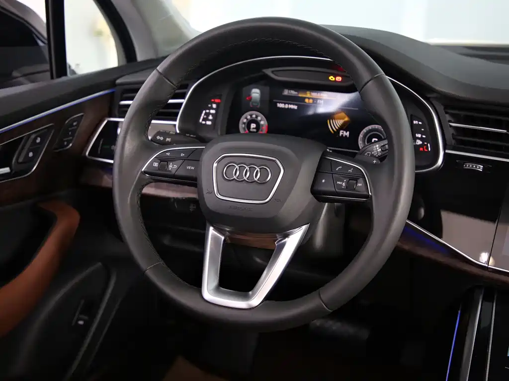Audi Q7 2022 — фото 10