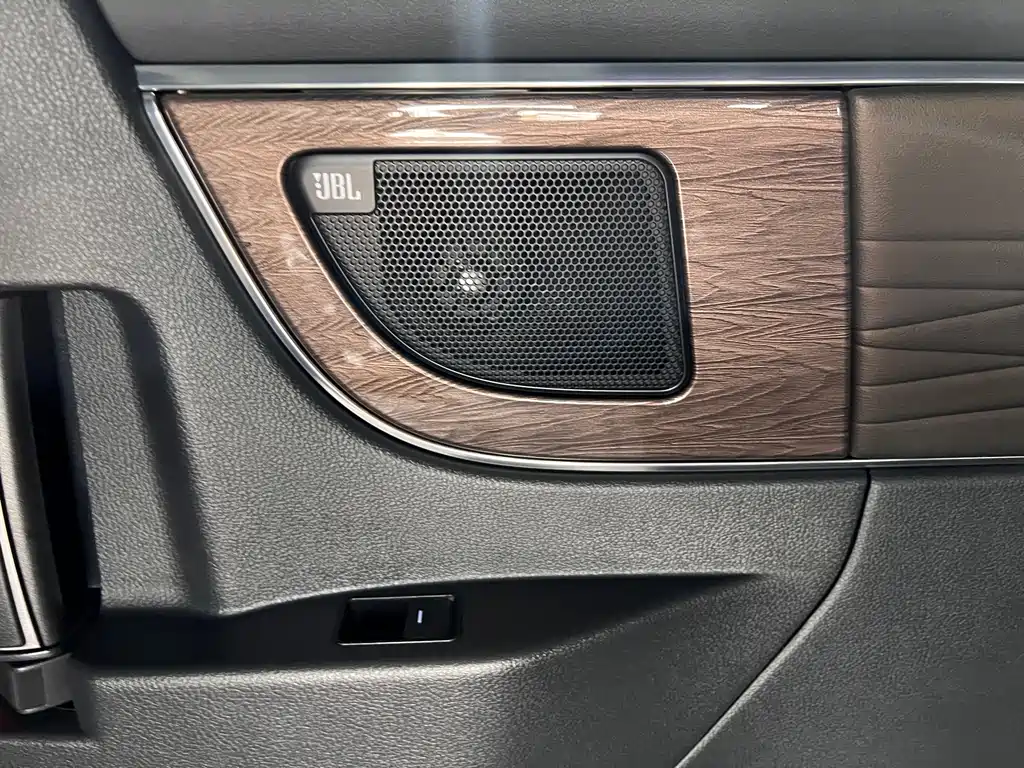 Toyota Alphard 2025 — фото 29