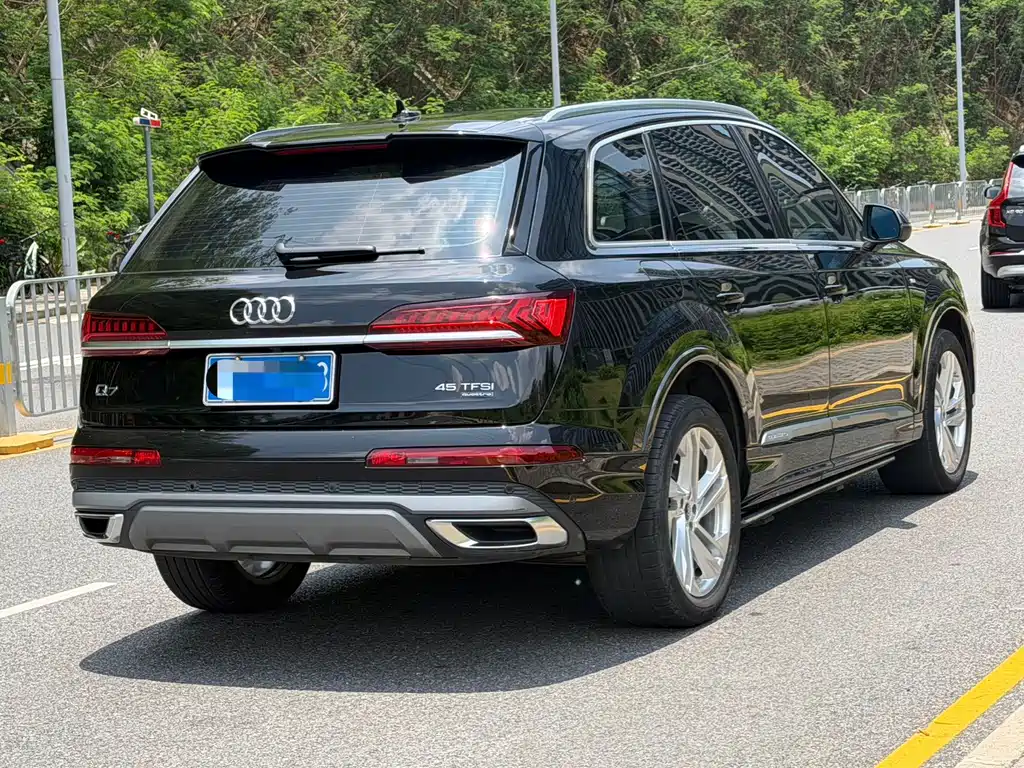 Audi Q7 2024 — фото 4
