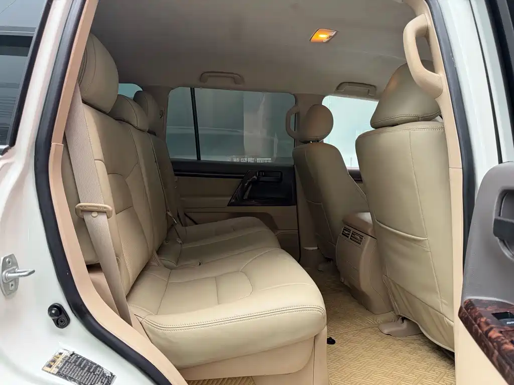 Toyota Land Cruiser 2016 — фото 16