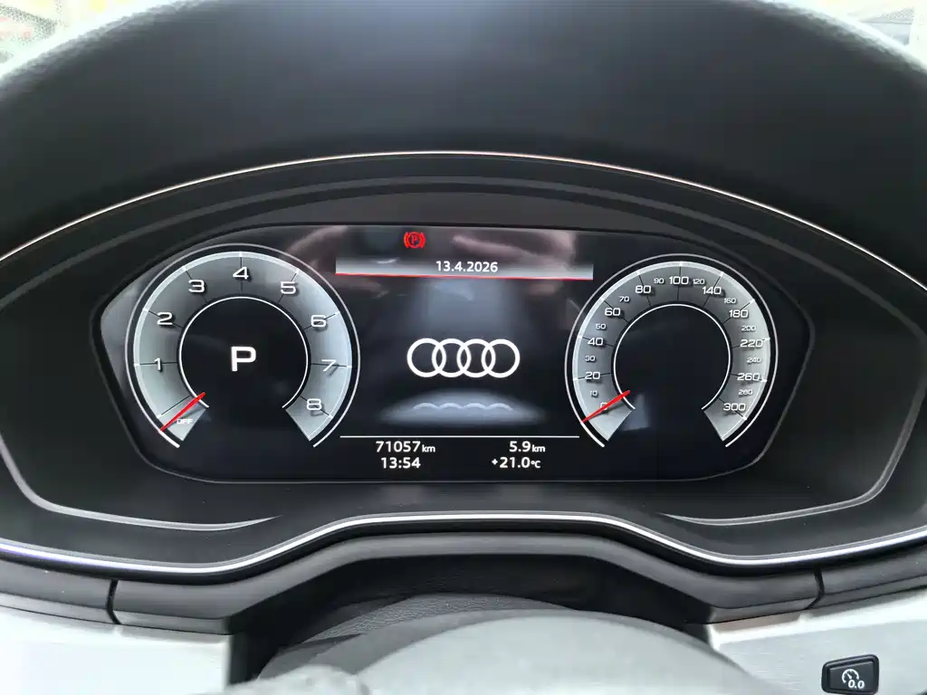 Audi A4L 2022 — фото 10
