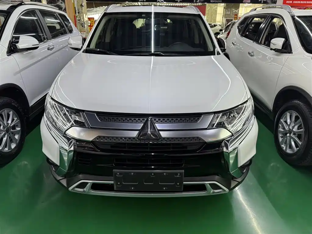 Mitsubishi Outlander 2019 — фото 4