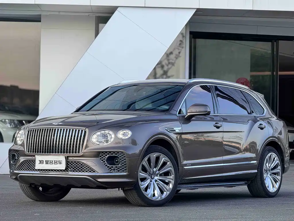 Bentley Bentayga 2023 — фото 1