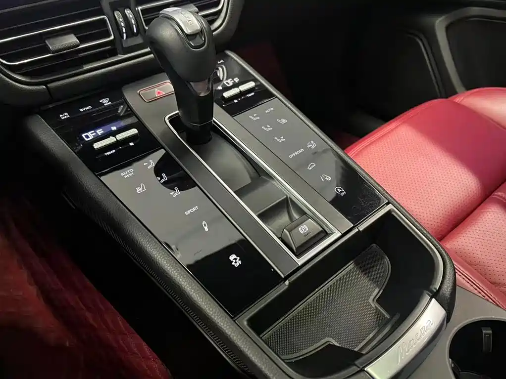 Porsche Macan 2023 — фото 23