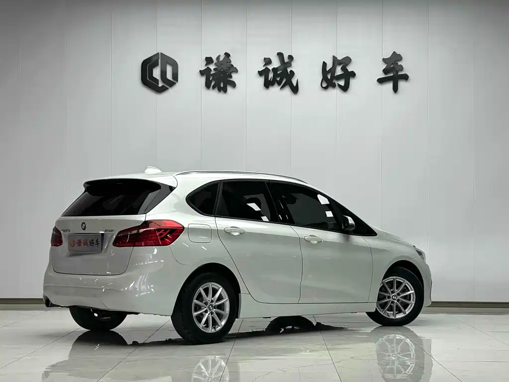 BMW 2 Series Active Tourer 2018 — фото 4