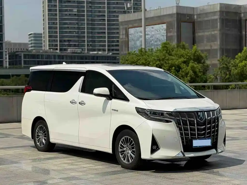 Toyota Alphard 2023 — фото 9