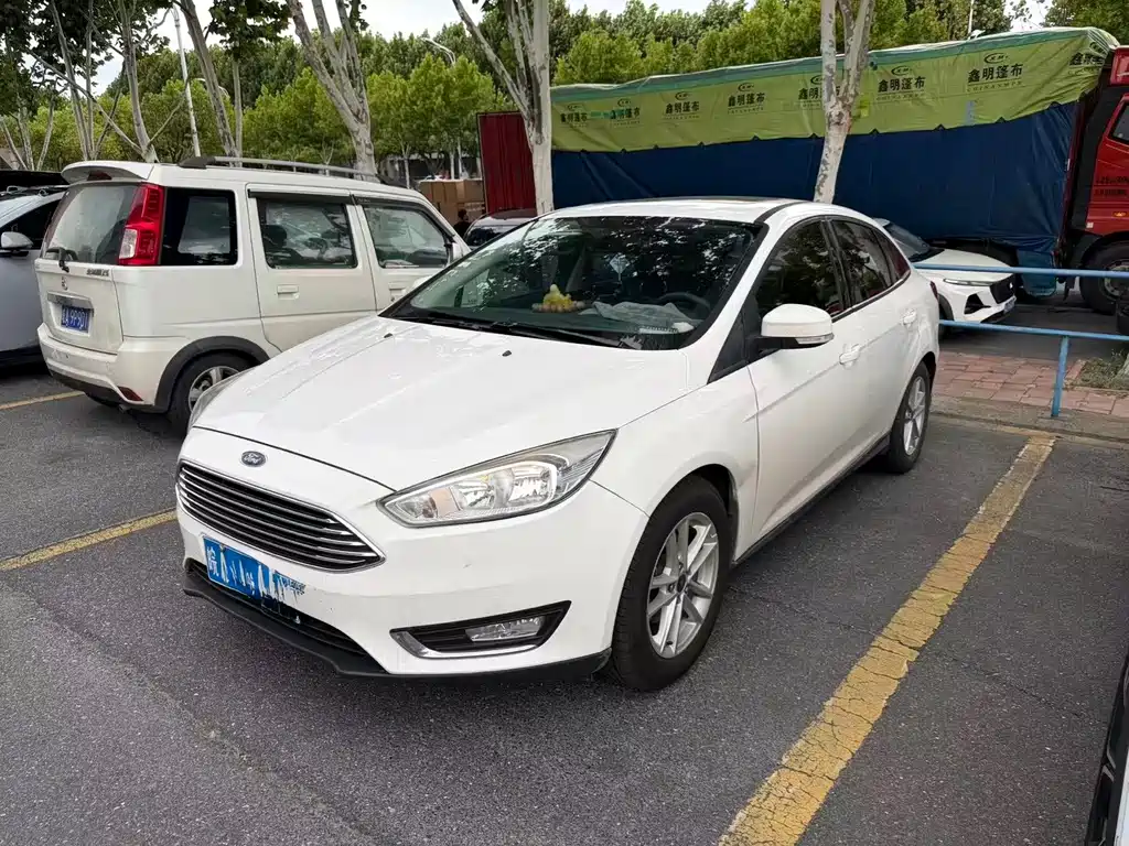 Ford Focus 2017 — фото 1
