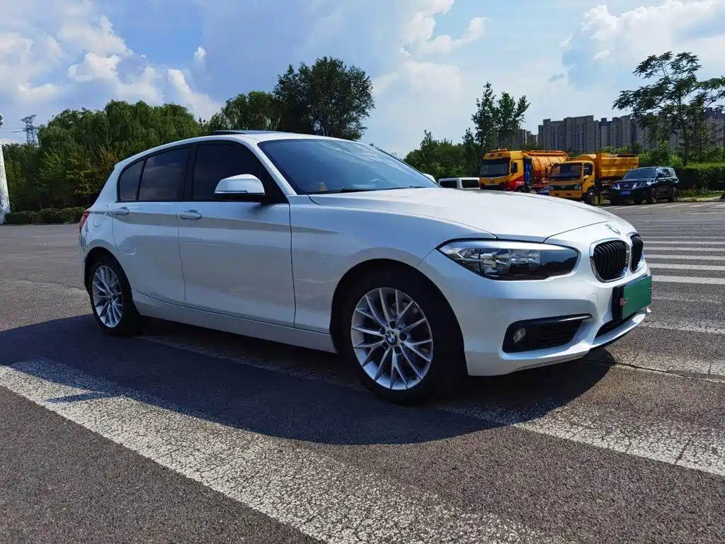 BMW 1 Series 2017 — фото 12
