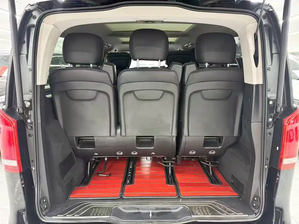 Mercedes-Benz V-Class 2020 — фото 22