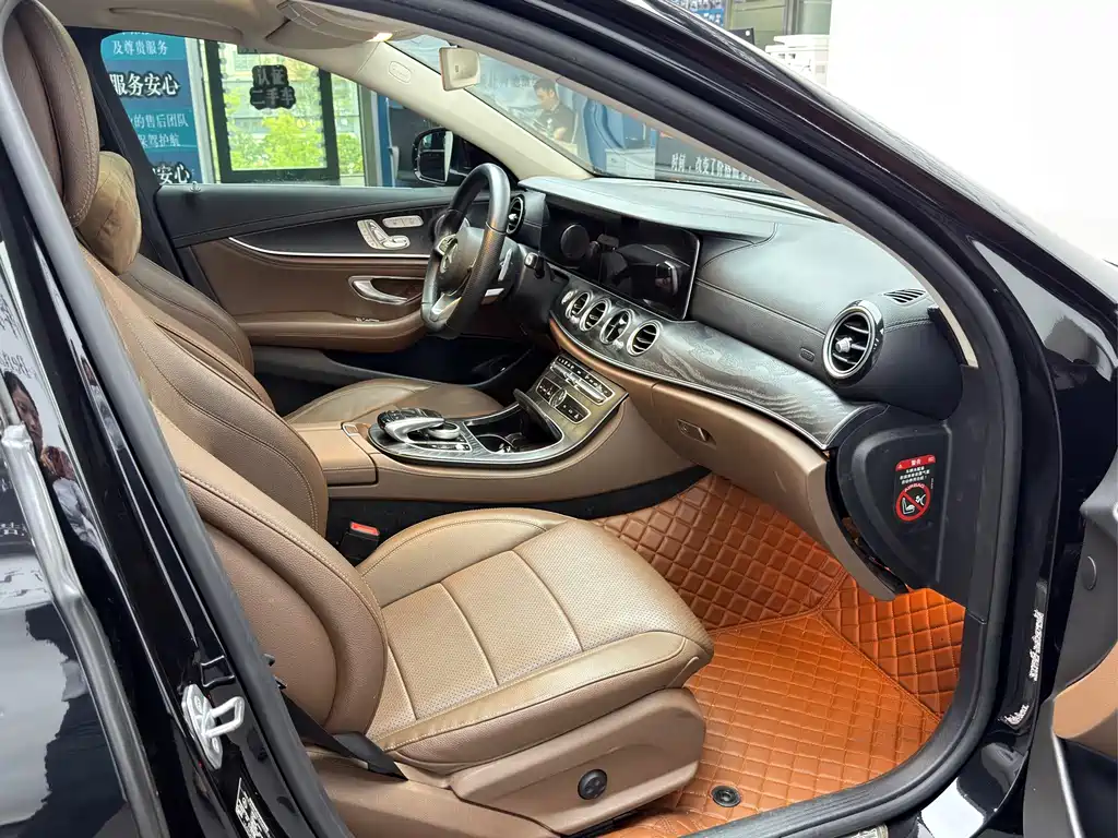 Mercedes-Benz E-Class 2018 — фото 14