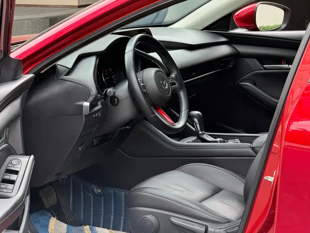 Mazda 3 Axela 2019 — фото 8
