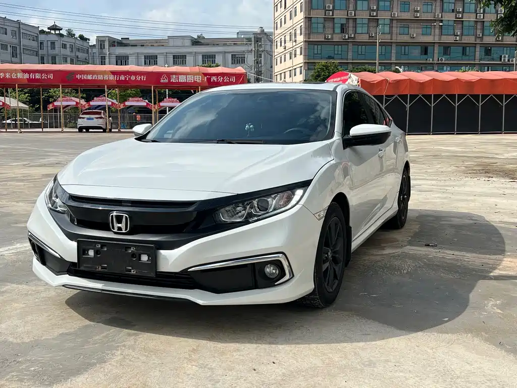 Honda Civic 2021 — фото 1