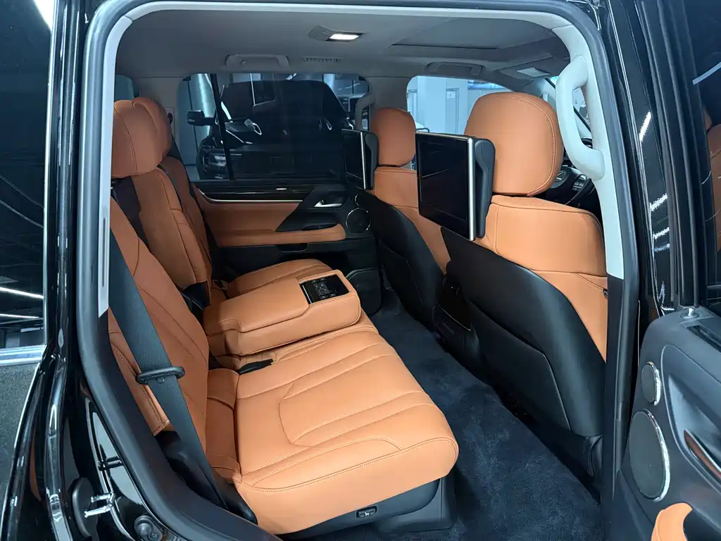 Lexus LX 2017 — фото 10