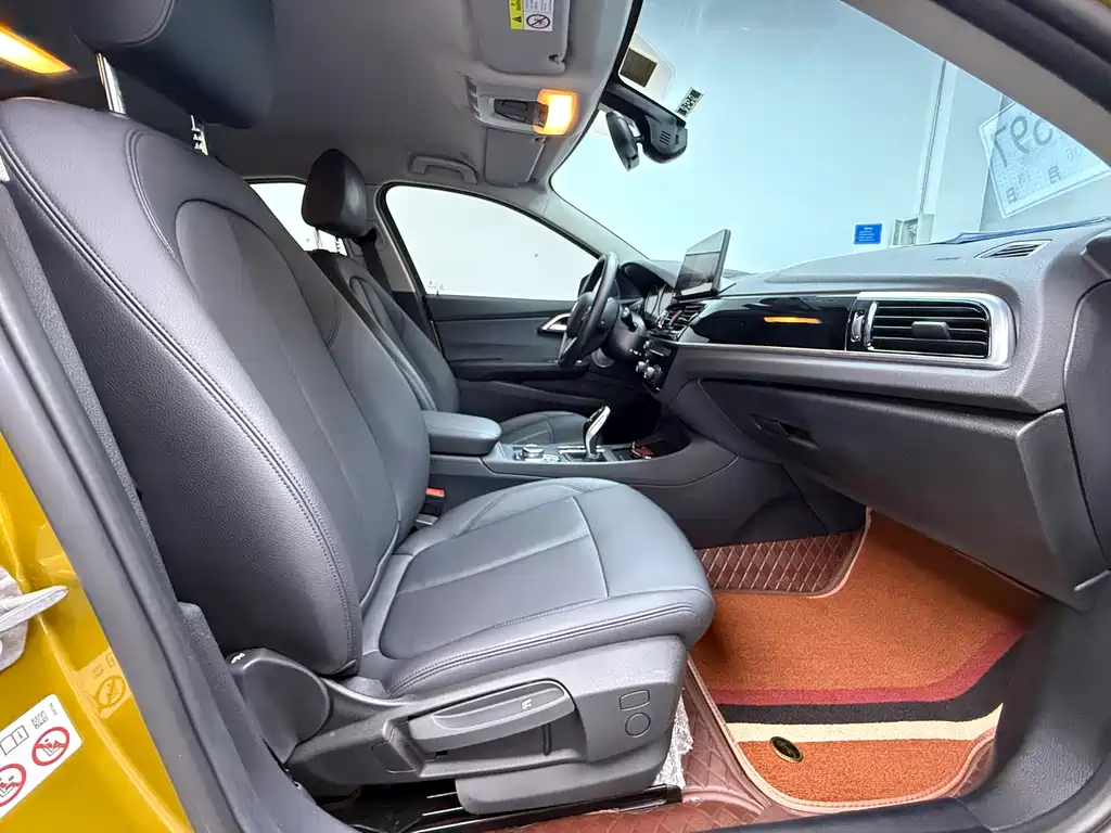 BMW 1 Series 2022 — фото 14