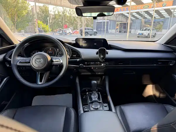 Mazda 3 Axela 2023