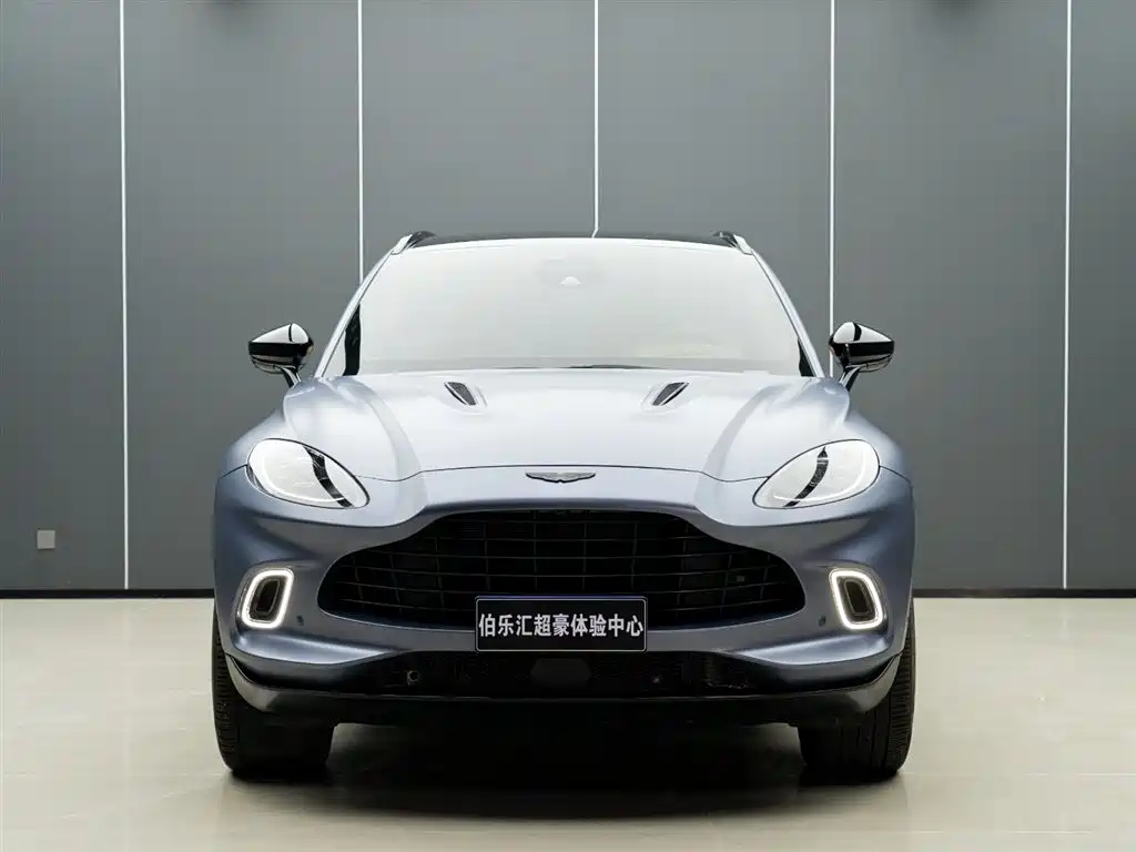 Aston Martin DBX 2024 — фото 3
