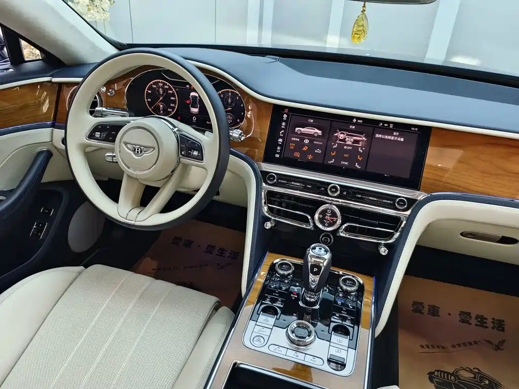 Bentley Flying Spur 2021 — фото 9