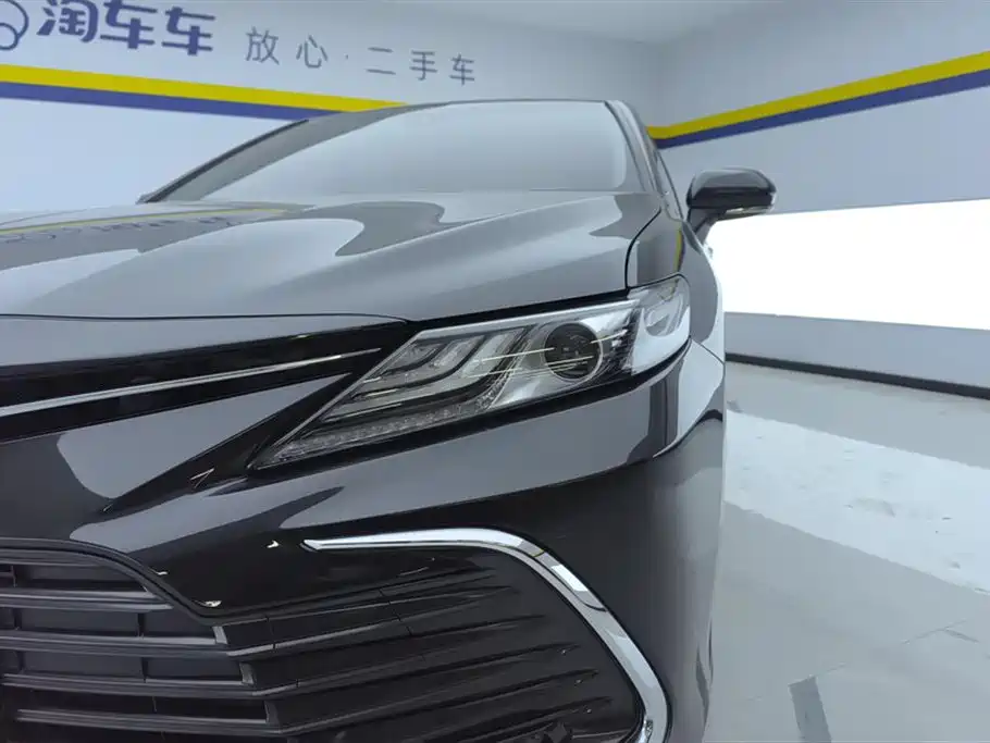 Toyota Camry 2023 — фото 5
