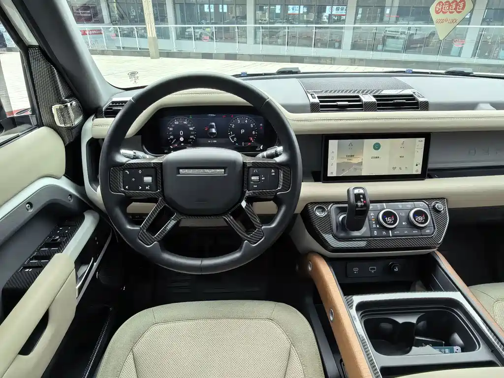 Land Rover Defender 2021 — фото 10