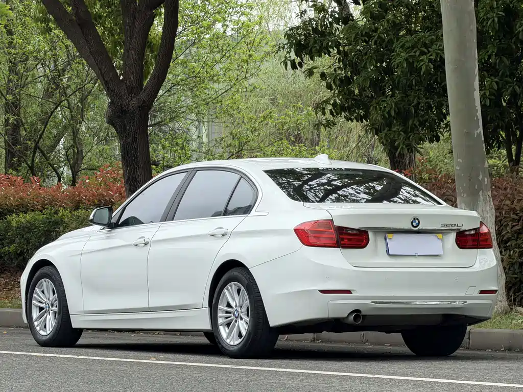 BMW 3 Series 2015 — фото 15