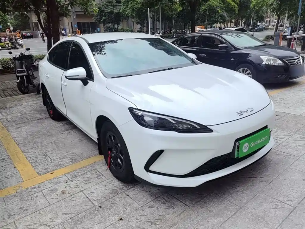BYD Seal 05 DM-i 2025 — фото 4