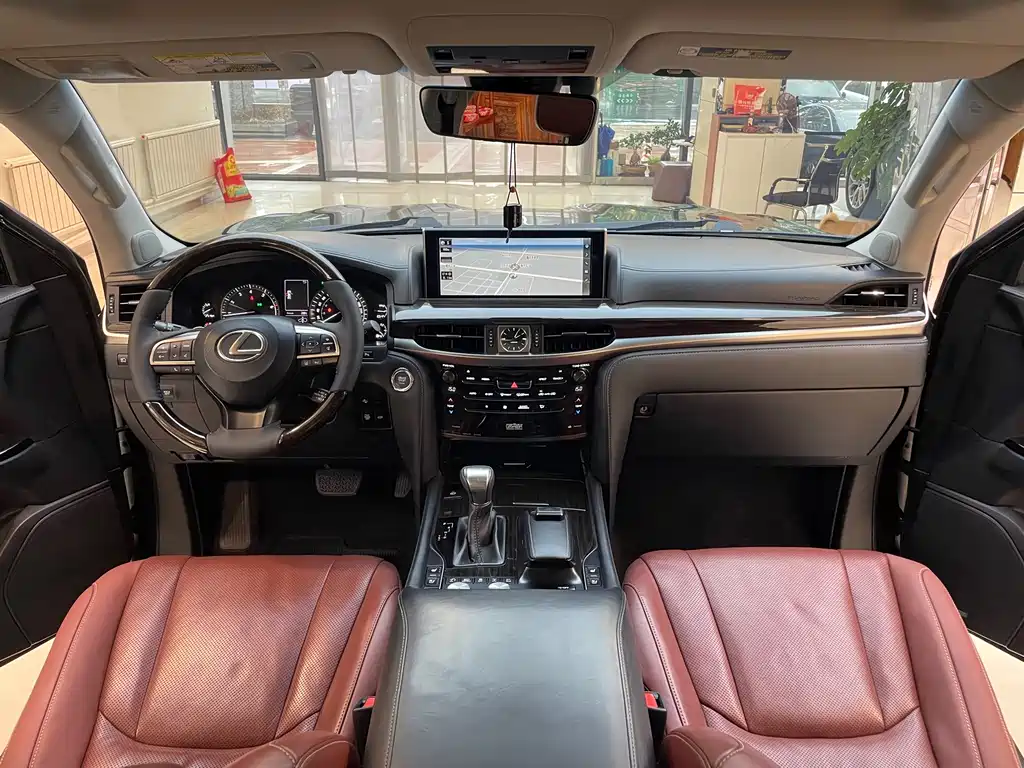 Lexus LX 2016 — фото 17