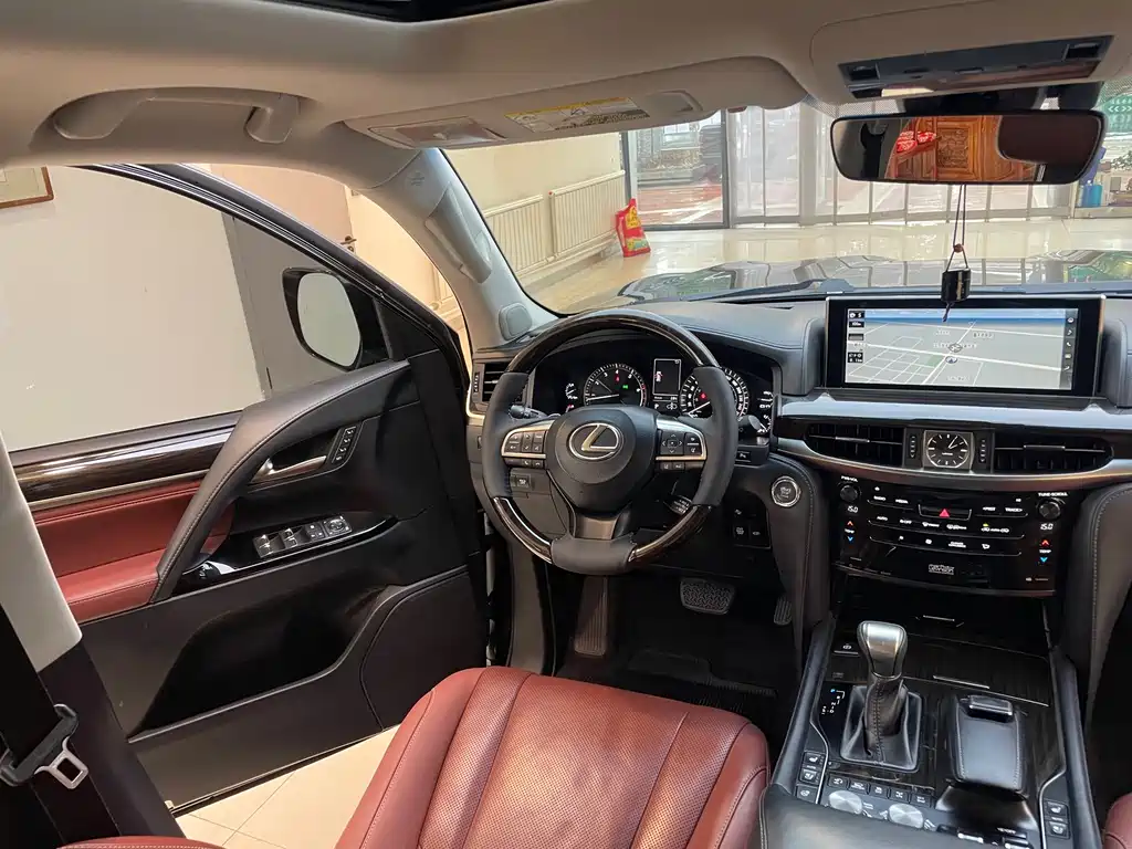 Lexus LX 2016 — фото 19