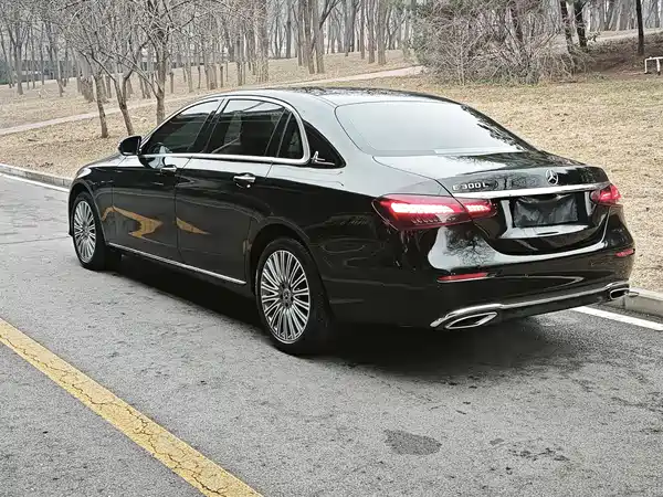 Mercedes-Benz E-Class 2022