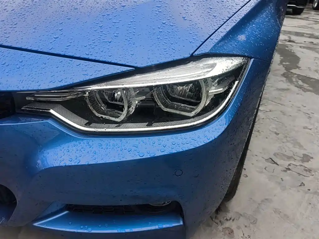 BMW 3 Series 2018 — фото 24