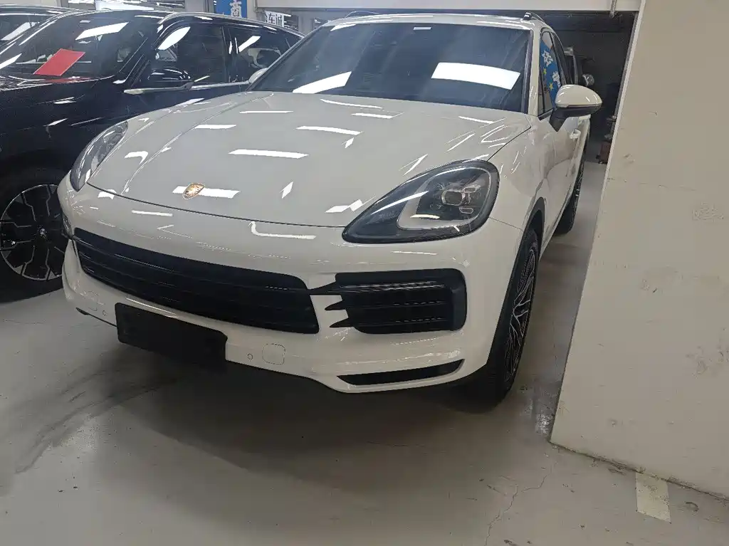 Porsche Cayenne 2019 — фото 1