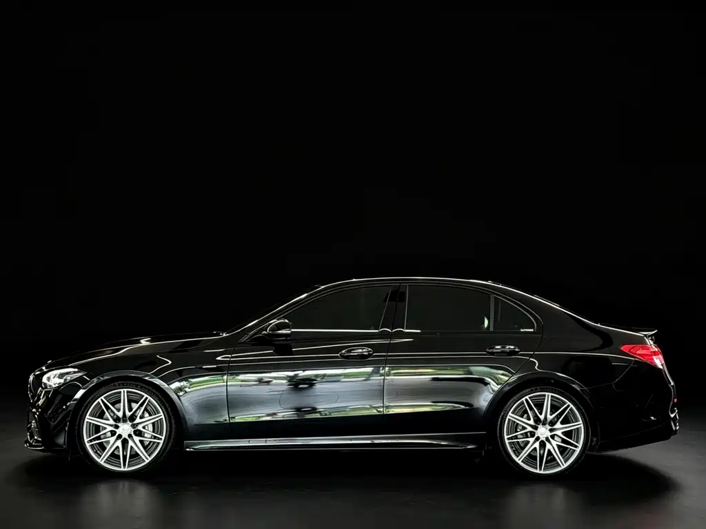 Mercedes-Benz C-Class AMG 2025 — фото 7