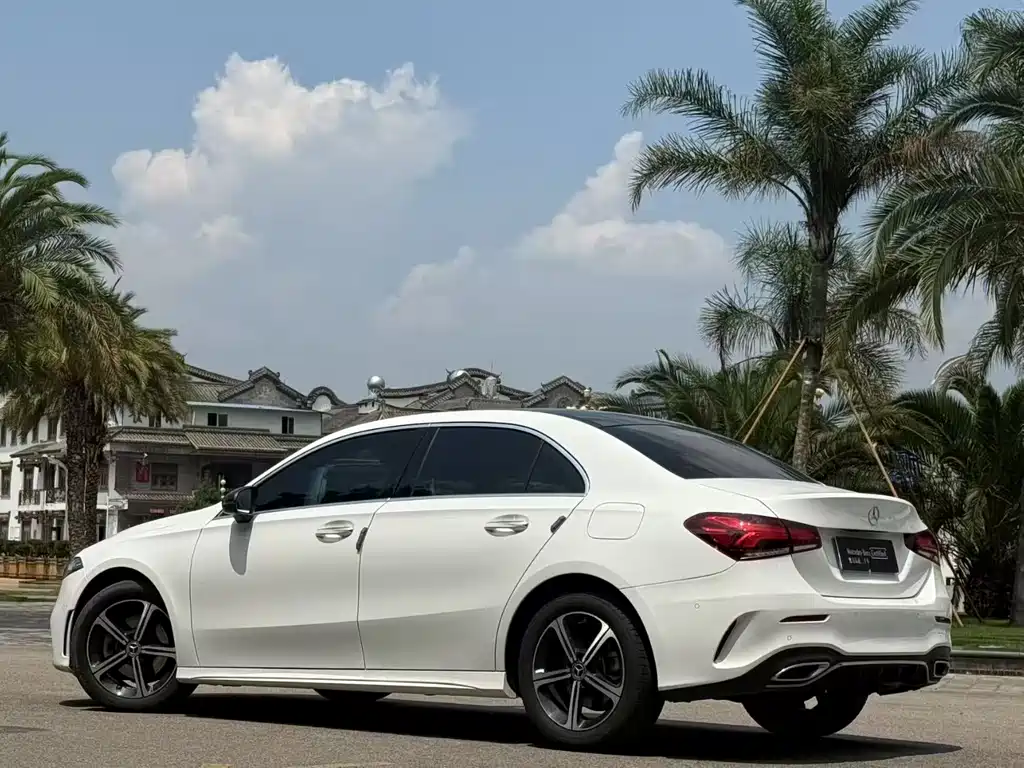Mercedes-Benz A-Class 2023 — фото 7