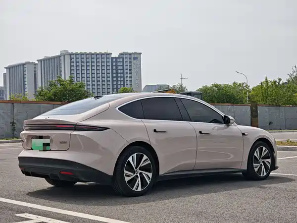 NIO ET5 2022