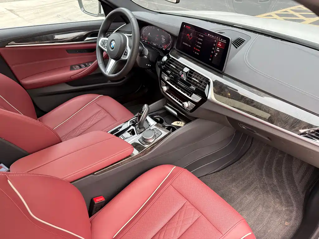 BMW 5 Series 2022 — фото 14