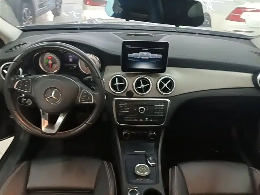 Mercedes-Benz GLA 2017 — фото 10