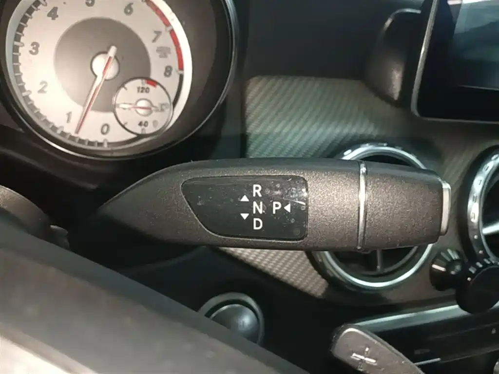 Mercedes-Benz GLA 2017 — фото 14