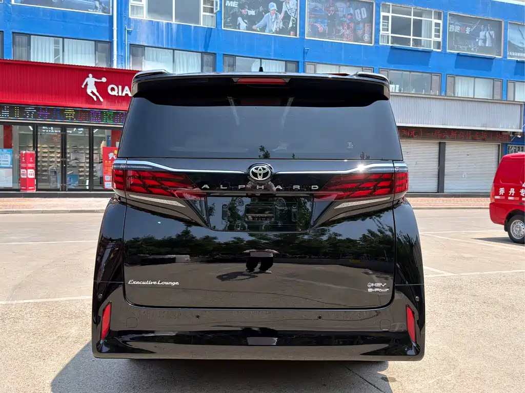 Toyota Alphard 2024 — фото 17