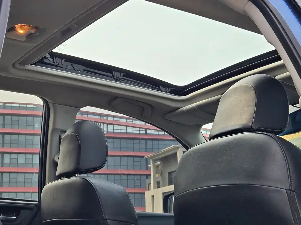 Subaru Forester 2015 — фото 11