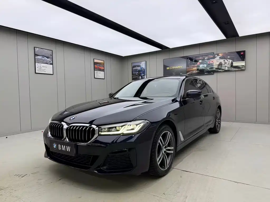 BMW 5 Series 2022 — фото 1