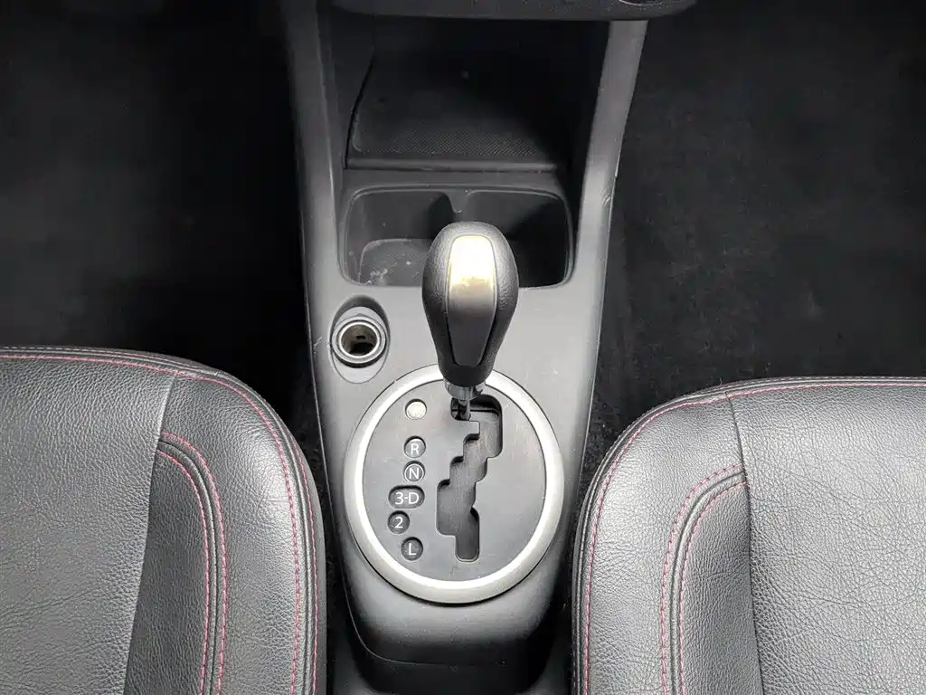Suzuki Swift 2015 — фото 13