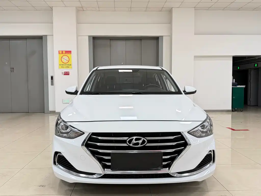Hyundai Elantra 2020 — фото 2