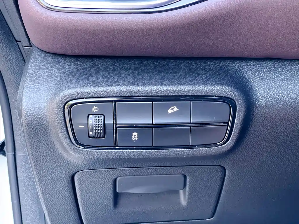 GAC Trumpchi M6 2024 — фото 32