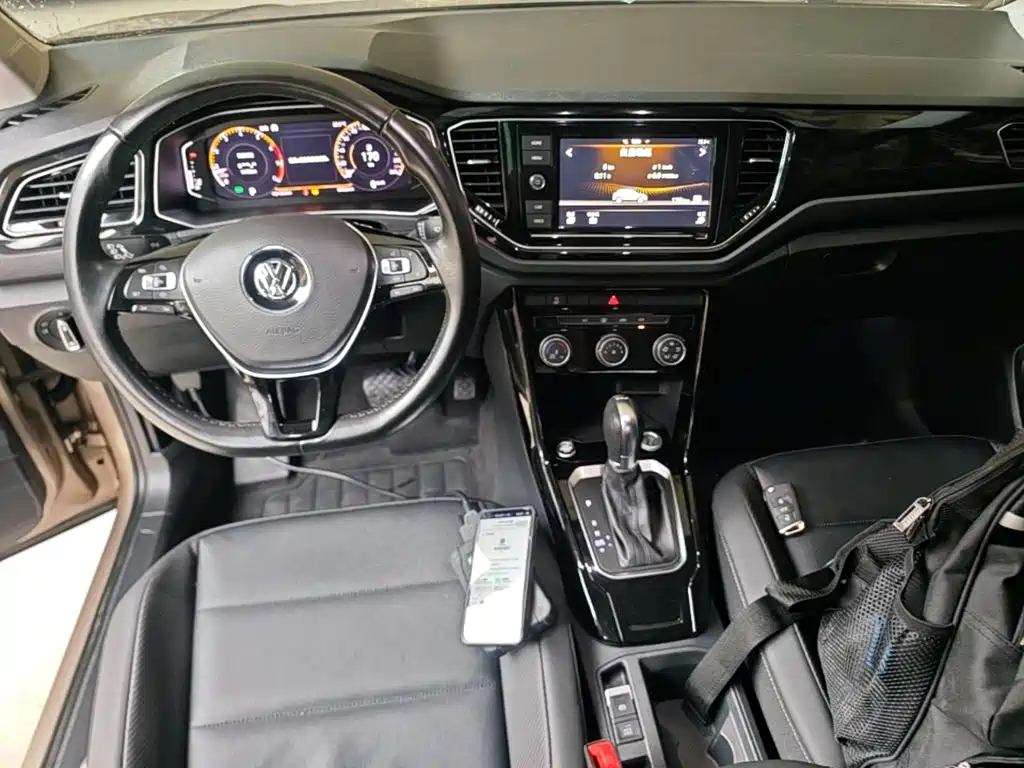 Volkswagen T-Roc 2020 — фото 10